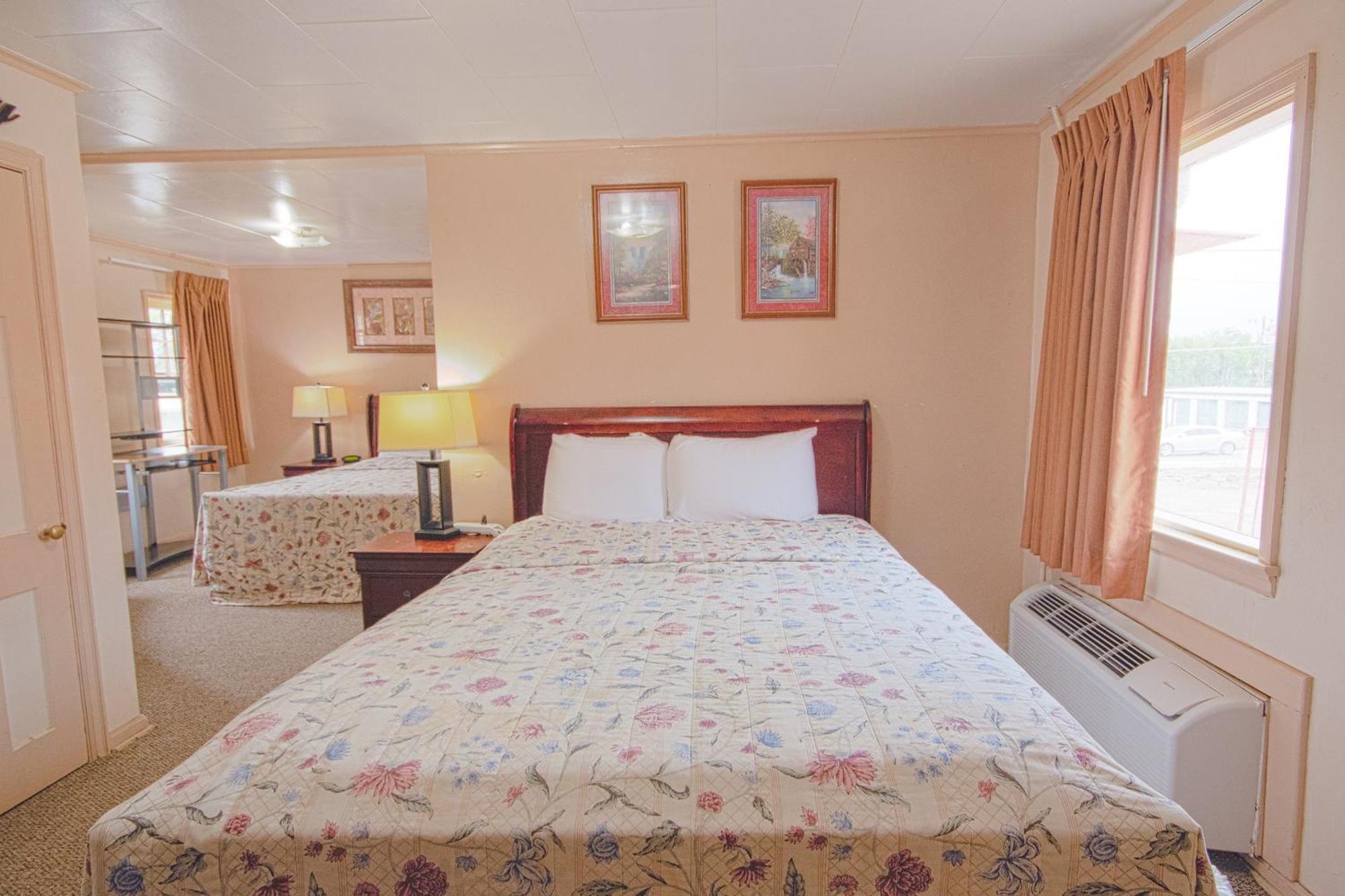 Sunflower Motel Hiawatha By Oyo Ngoại thất bức ảnh