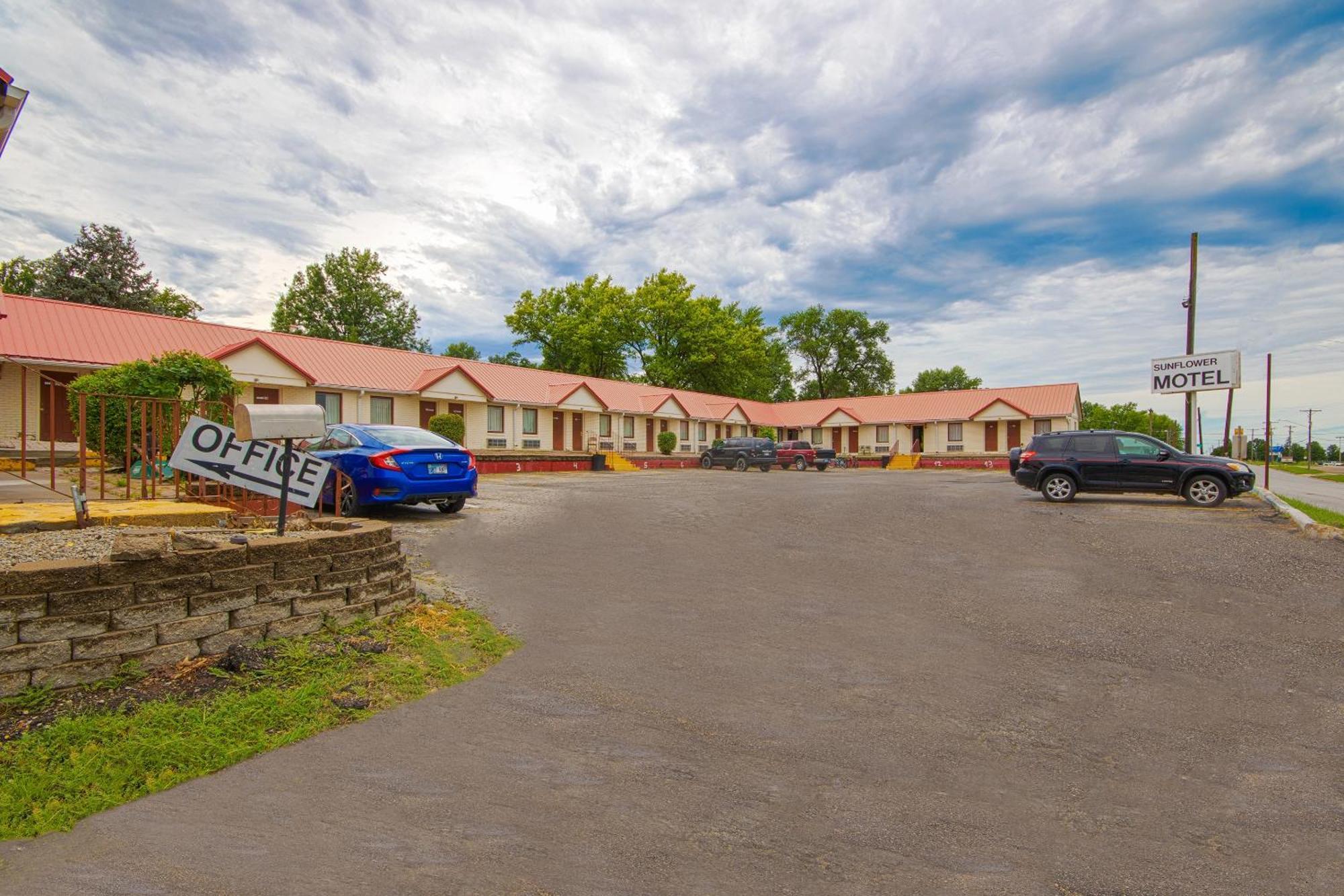 Sunflower Motel Hiawatha By Oyo Ngoại thất bức ảnh